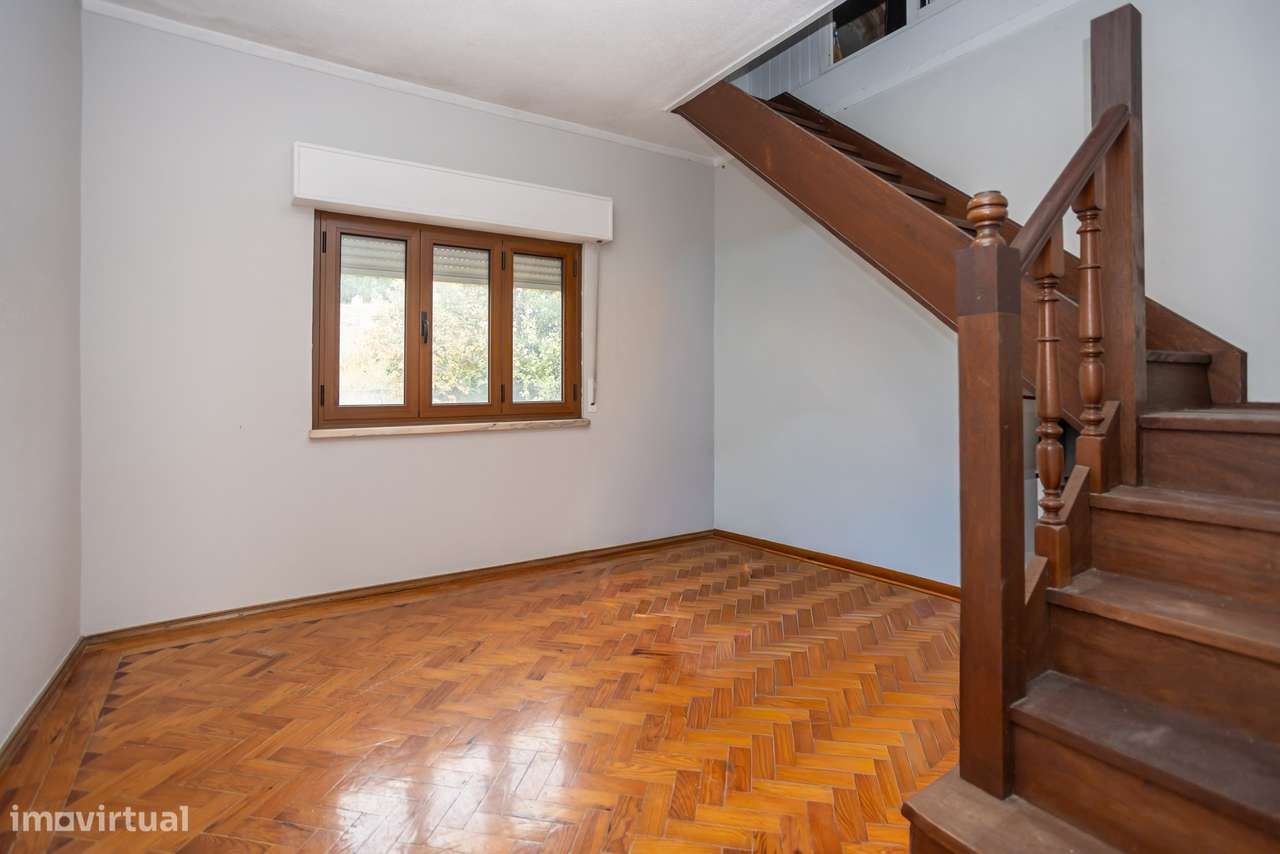 Moradia T5 com 223 m², Box e Sótão na Quinta da Peça, em Loures-24