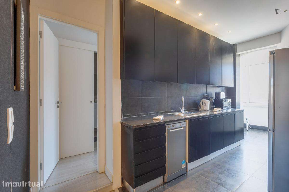 Quarto - localizado em Campolide Lisbon - Grande imagem: 2/17