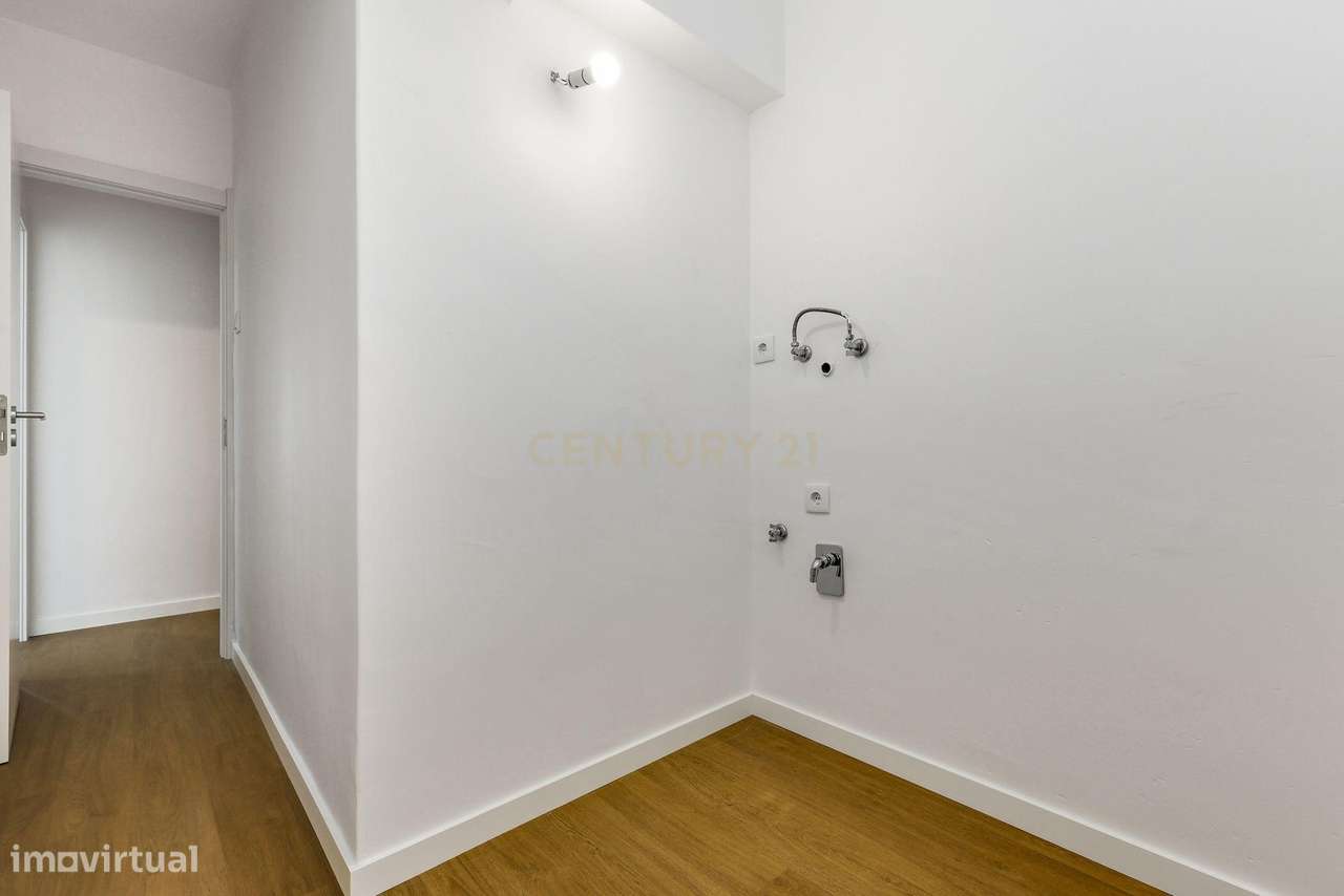 Apartamento T3 Renovado com espaço exterior.-14