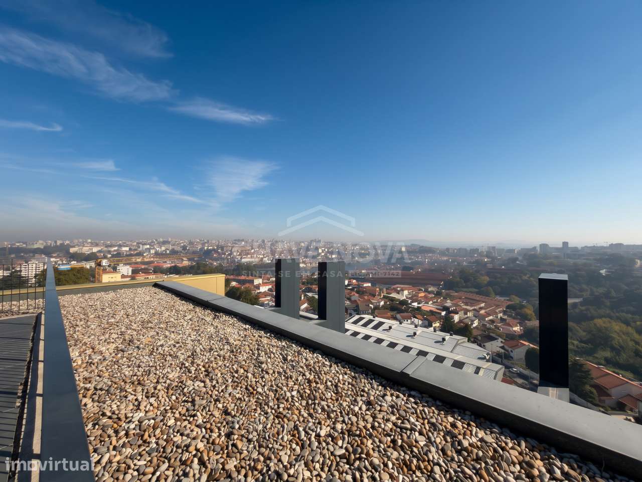 T0 Como Novo c/ Vistas Rio em Santa Marinha (VL8)-12