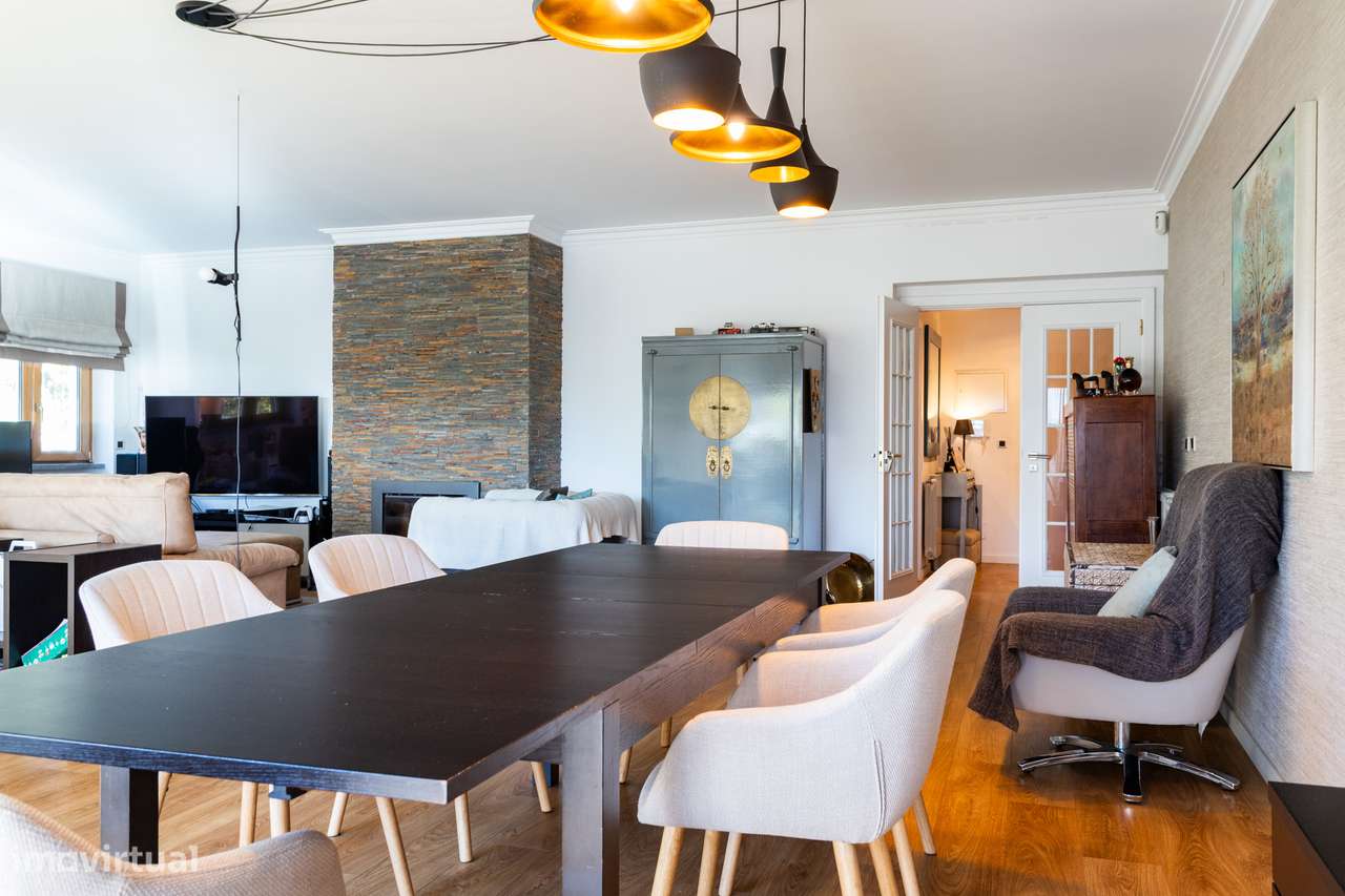 Luminoso e Espaçoso T4 com Vista Mar e Garagem - Grande imagem: 5/47