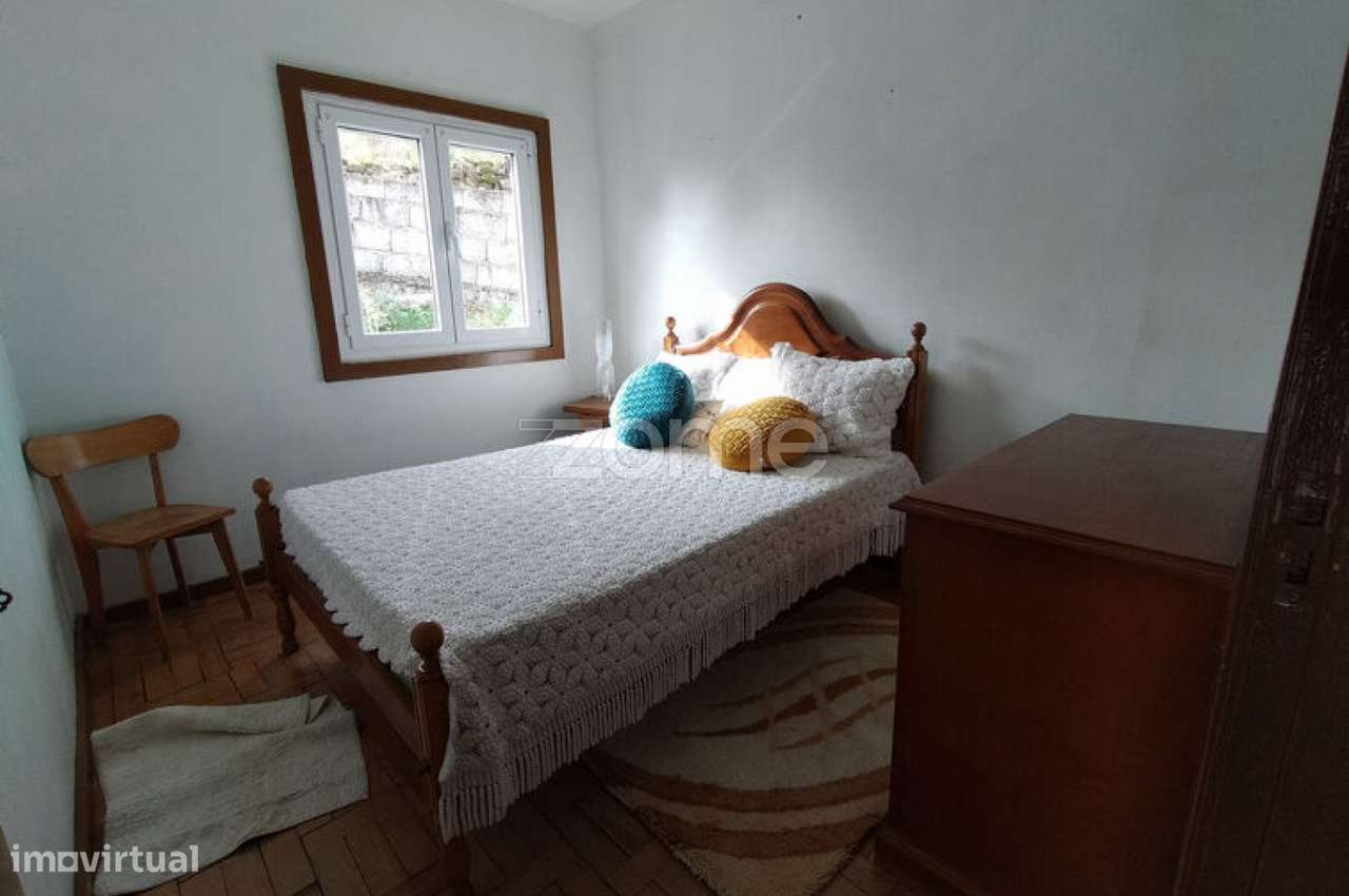 Quinta em Montalegre (cinco quartos e duas caas de banho-14