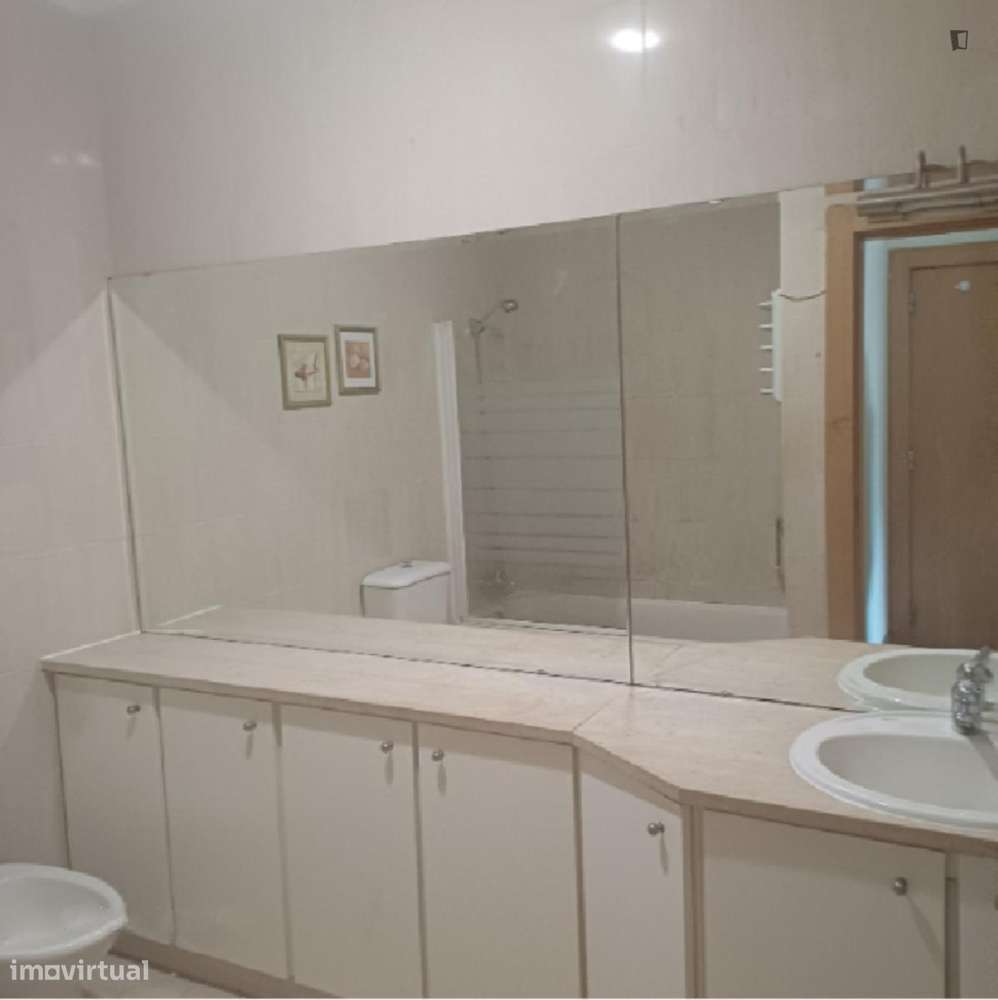 Quarto - localizado em Águas Santas Porto - Grande imagem: 2/9