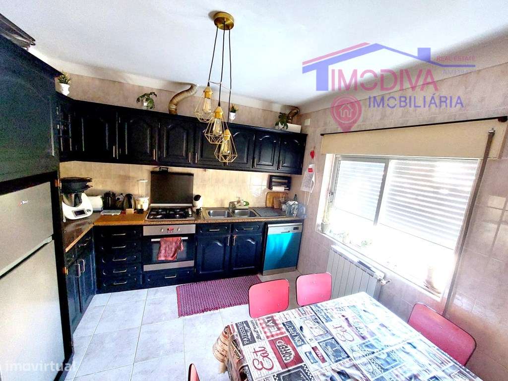 Moradia T4 com aquecimento e garagem em Figueiró dos Vinhos-9