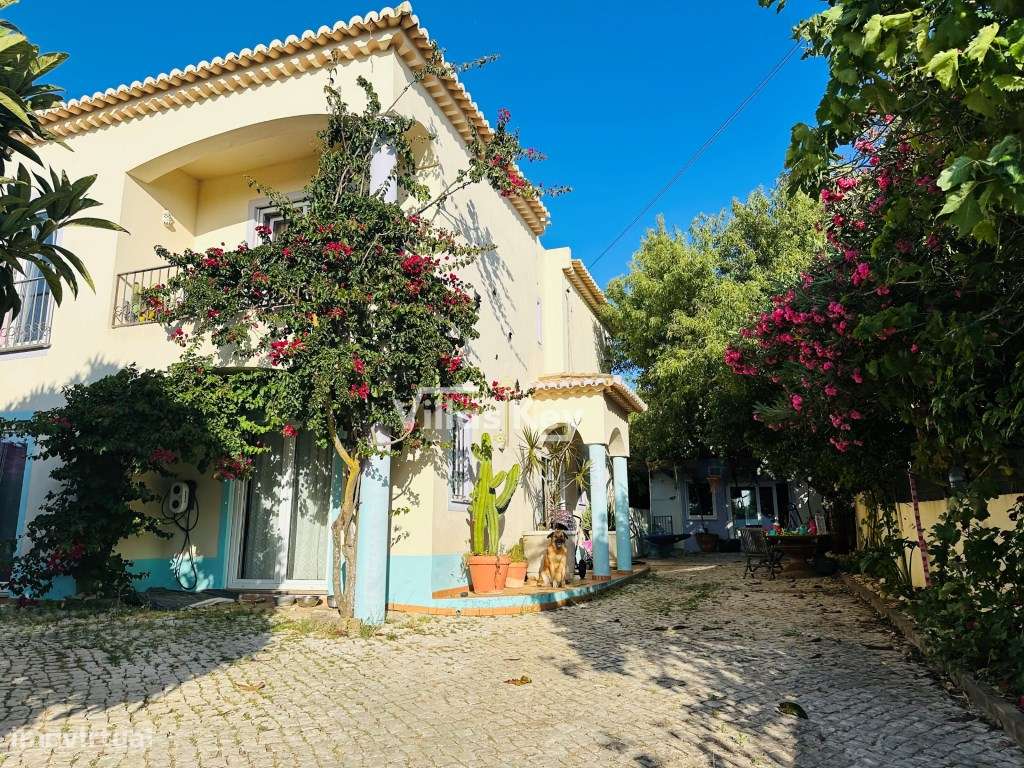 Encantadora moradia T4 perto das praias, Lagos, Luz - Grande imagem: 1/25