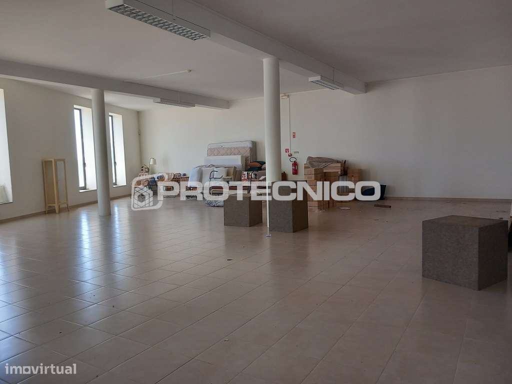 Armazém c/ 1.130m2 – Z. I. de Albergaria-a-Velha - Grande imagem: 2/12