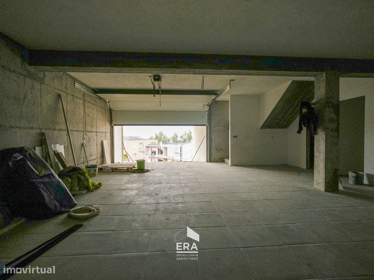 Moradia V3 com piscina em Roriz, Santo Tirso-33