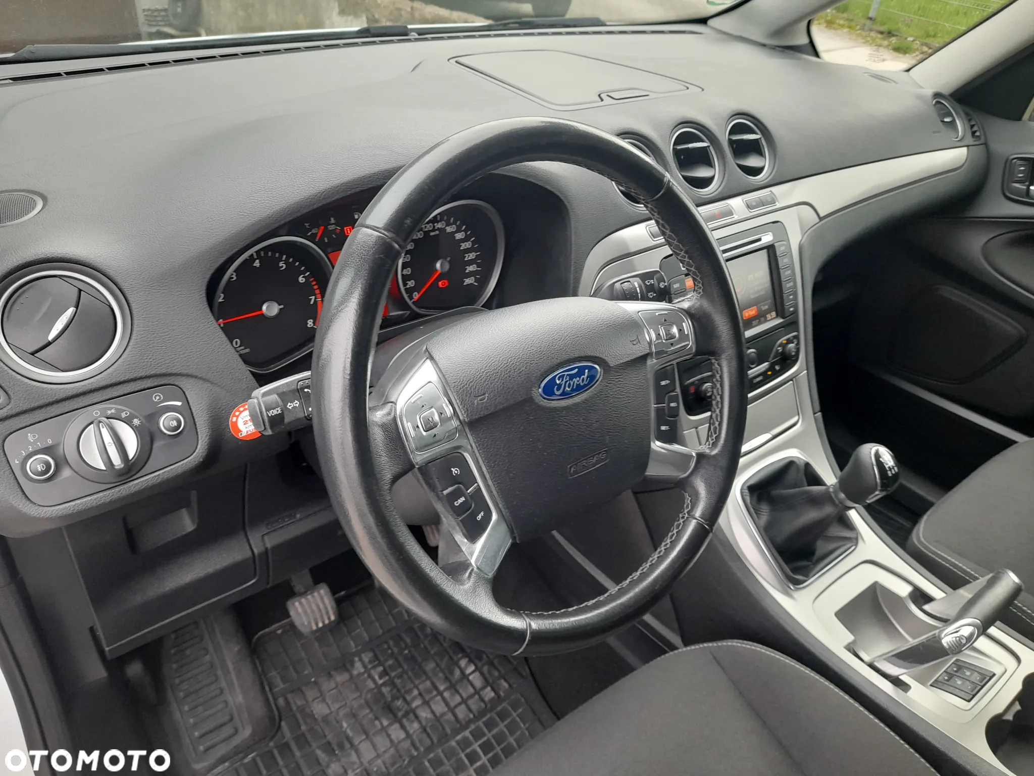 Ford Galaxy 2.0 Ambiente - 9