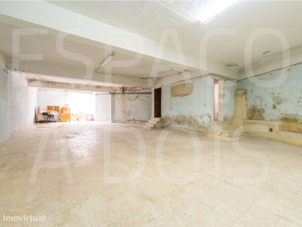 Armazém Amplo; com 2 Pisos! Boa Localização, próximo do Centro da A...-8