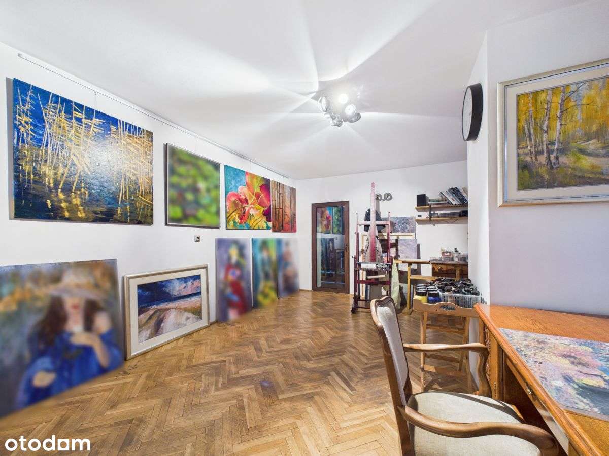 Wyjątkowy dom z garażem i przestronną działką-12