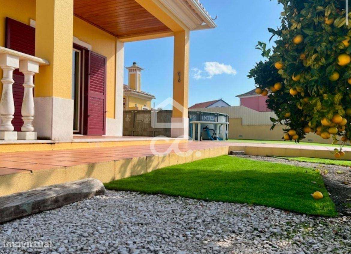 Moradia T4 com Zona Gourmet - Viva com conforto e estilo! - Grande imagem: 4/28