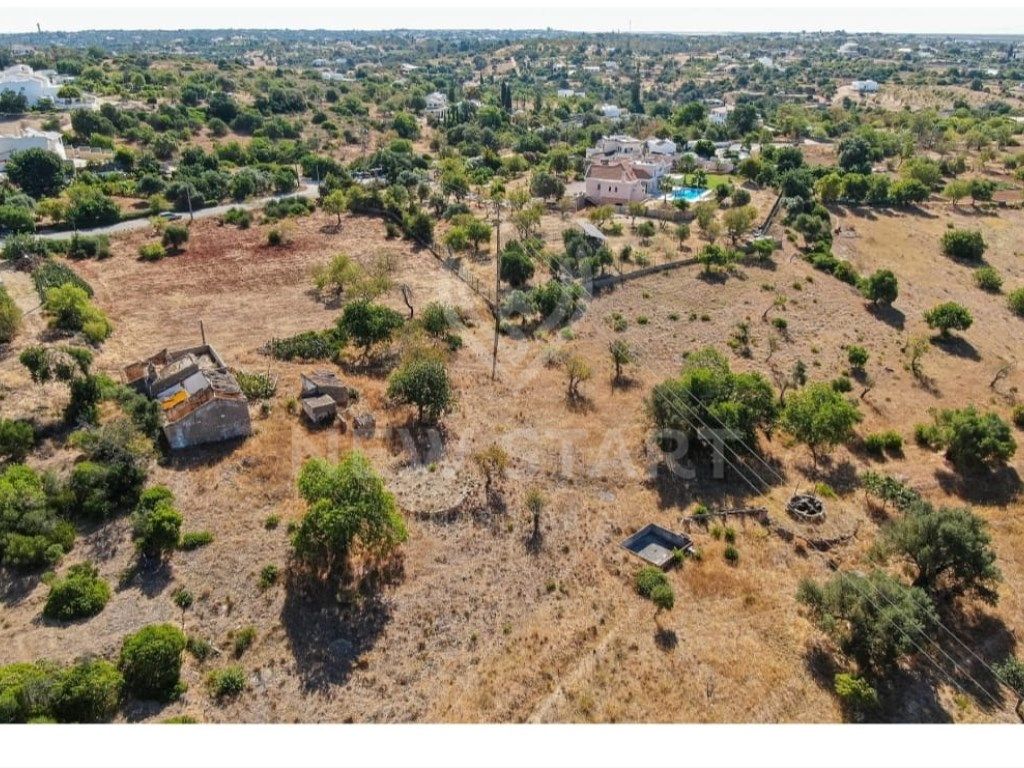 Terreno misto em Quelfes