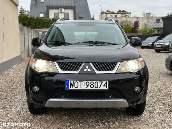 Mitsubishi Outlander - 2