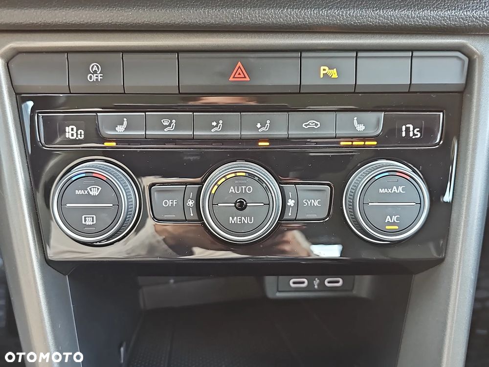 Volkswagen T-Roc Pierwszy właściciel • Salon Polska • Serwis ASO • Bezwypadkowy • FV23%