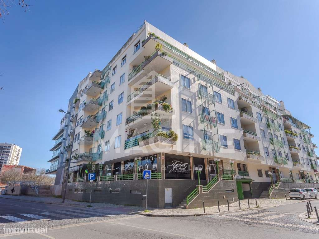 T3 na zona ribeirinha localização premium entre Av. Luisa Todi e li...-0