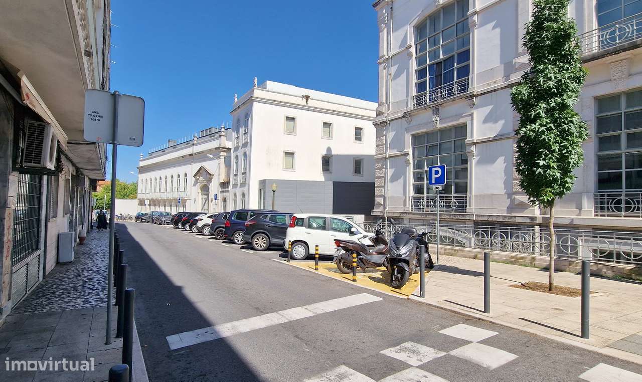 Loja com Potencial Incrível em Campo de Ourique - Oportunidade Única e - Grande imagem: 5/6