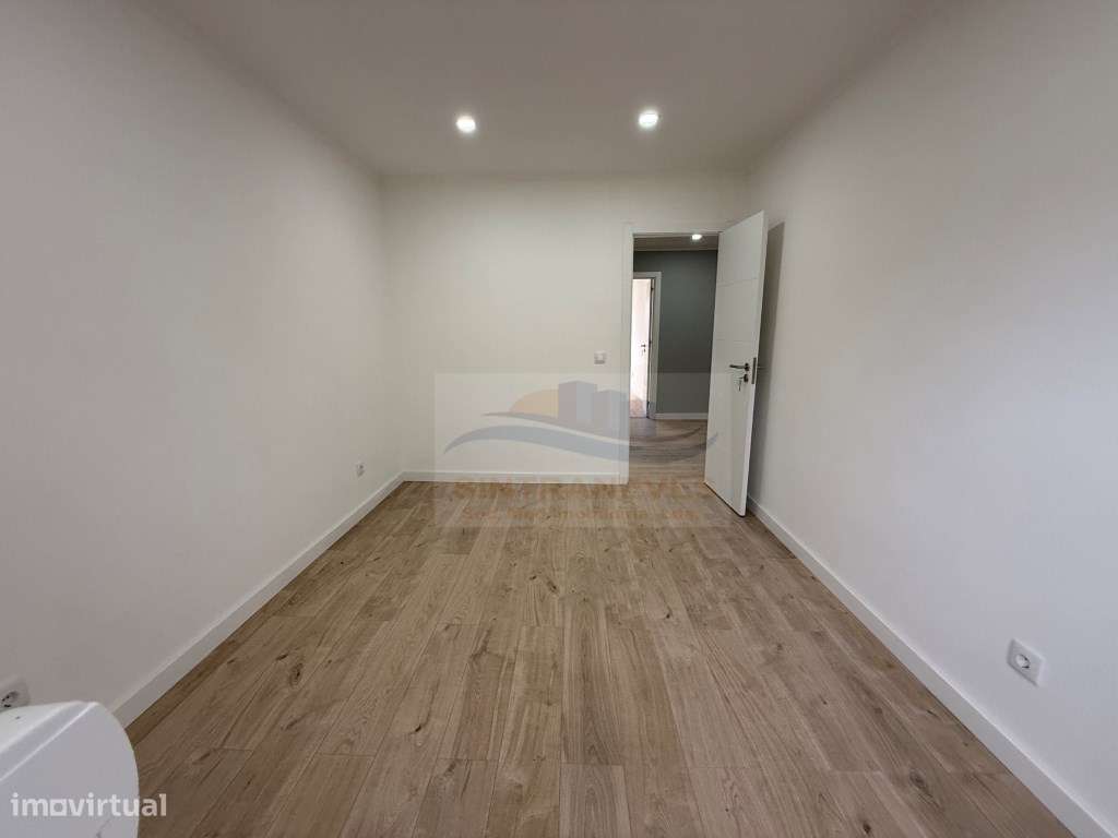 T4 Remodelado na Damaia - Oportunidade Única! - Grande imagem: 5/16