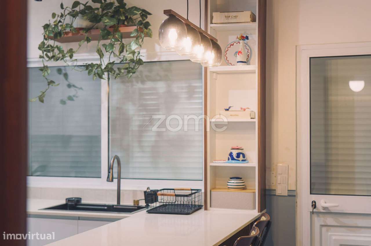 Moradia T2+1 Renovada a 100m do Mar – São Roque-23