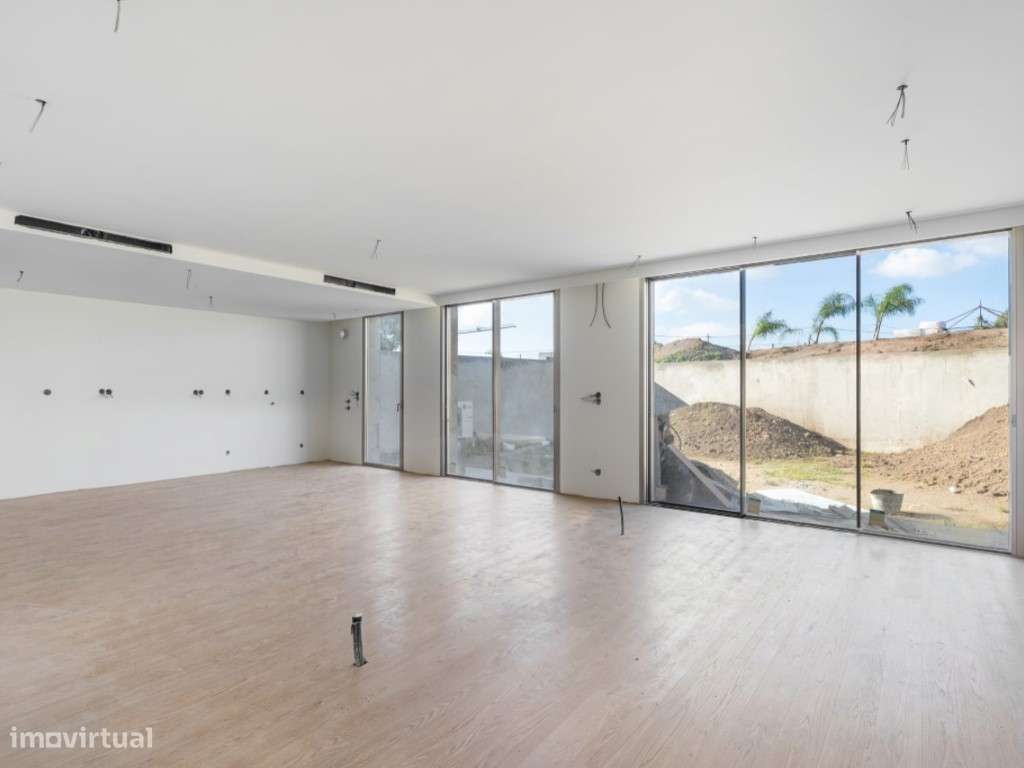 Moradia V3 Geminada com terraço e jardim, a 900 metros do mar-19