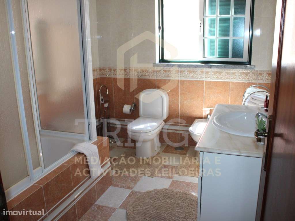 Fantástica Moradia T4 mais Escritório com Garagem-32