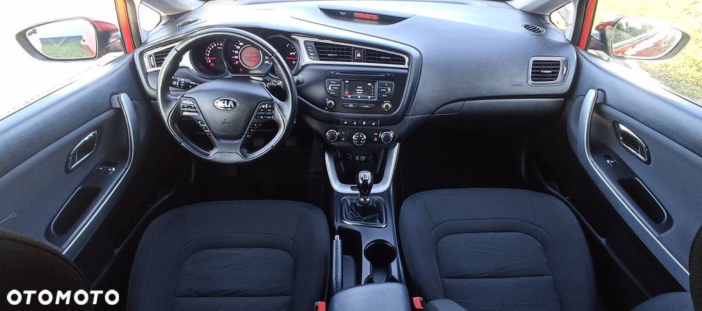 Kia Ceed - 11