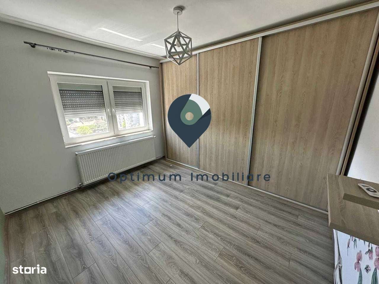 Apartament cu 3 camere, 2 bai in Manastur, zona Piata Flora !