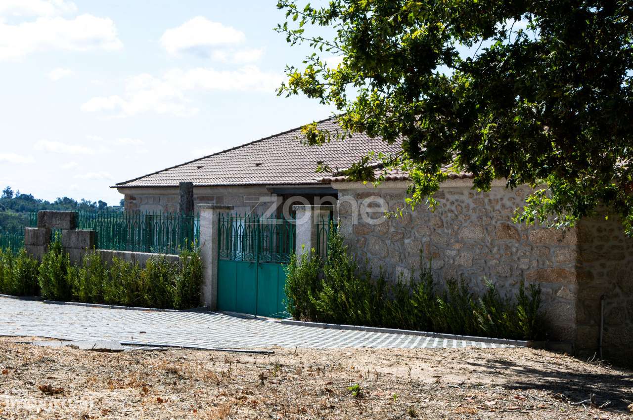 Propriedade Única no Norte de Portugal-Deslumbrante Quinta de 17 HA - Grande imagem: 1/40