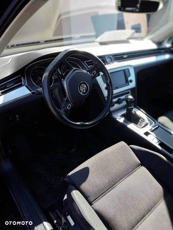 Volkswagen Passat 2.0 TDI SCR Comfortline - 10