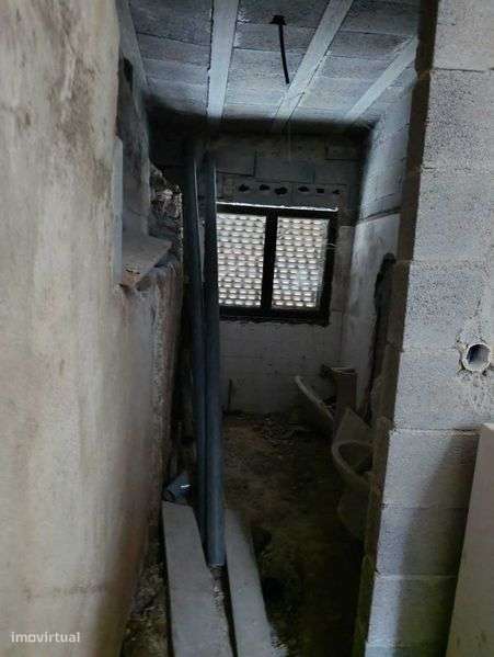 Moradia para reabilitar - Alfândega da Fé - Grande imagem: 4/5