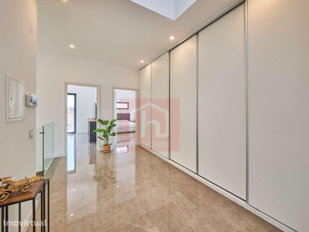 Moradia T5 de Luxo com Piscina Infinita Aquecida e Jacuzzi em Corte...-33