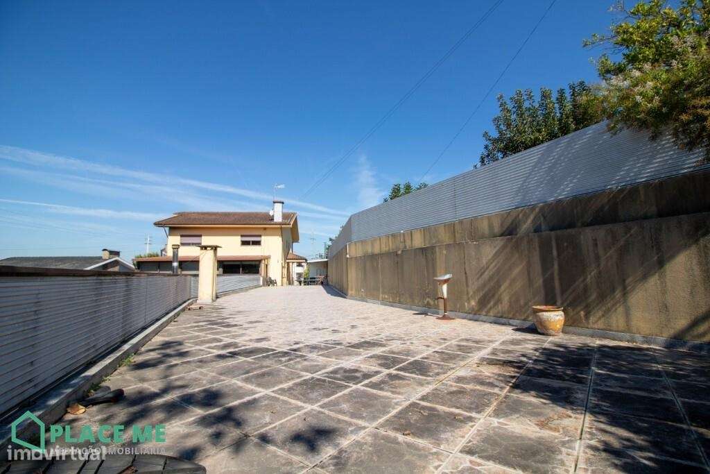 Moradia Individual com 865,40m2 em Palmeira, Braga-11