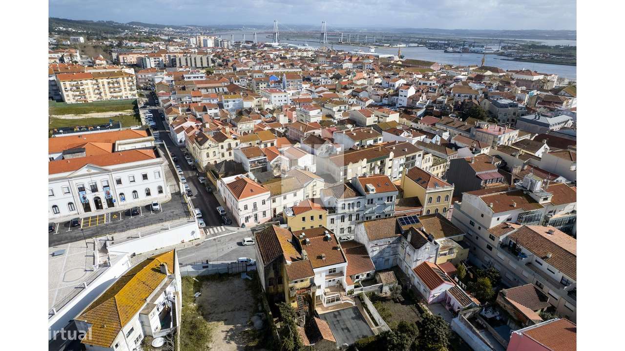 Moradia para Restaurar T10-13