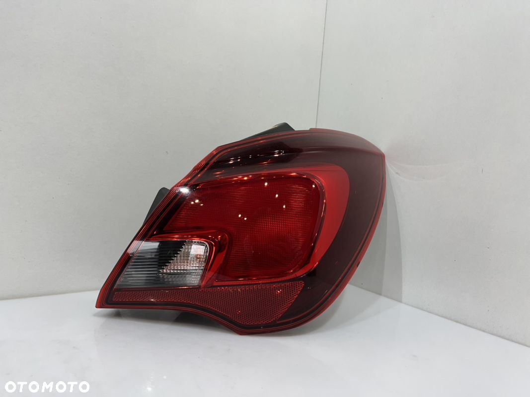 OPEL CORSA E LAMPA PRAWA TYŁ EUROPA 39012622 - 1