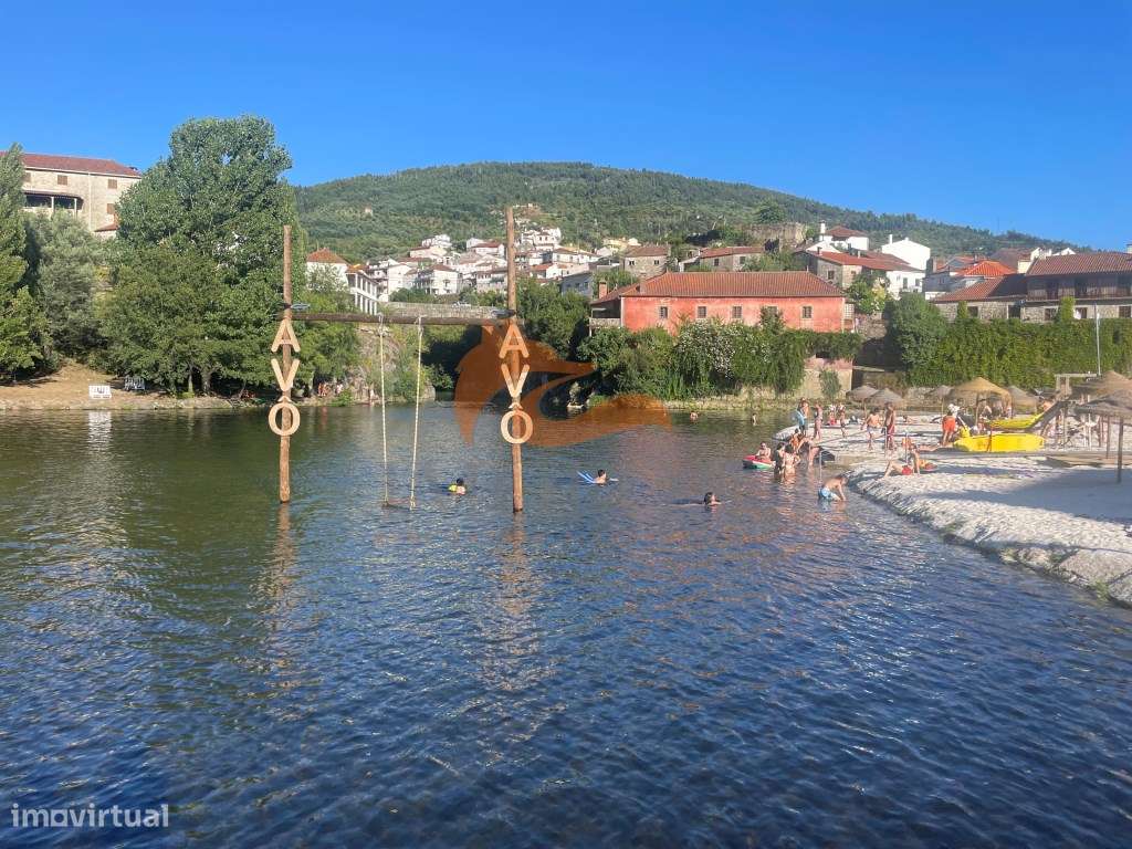 Casa para renovar com 2 quartos em Avô (Oliveira do Hospital)-12
