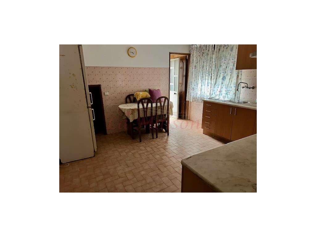 Moradia V5 Duplex em Famões-28