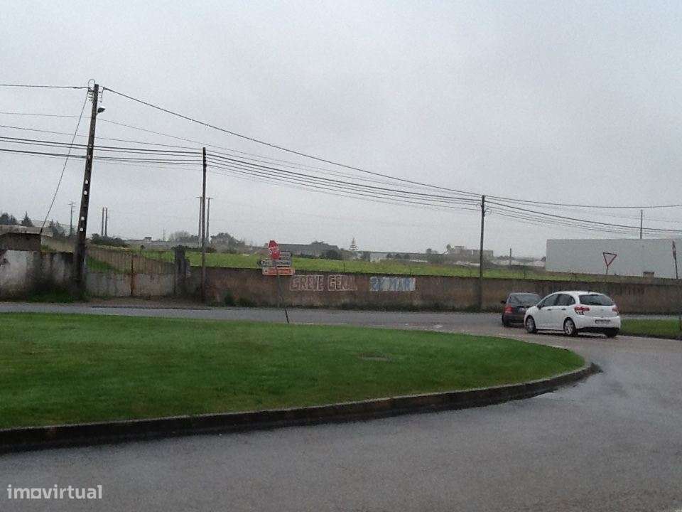 Terreno urbano, industral em frente ao Forum Montijo e Kartódromo c... - Grande imagem: 2/25