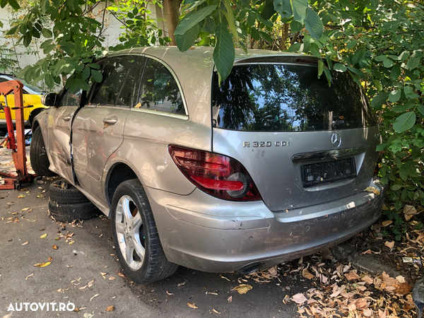 Dezmembrez Mercedes Benz R 320 CDI volan stanga argintiu - 4