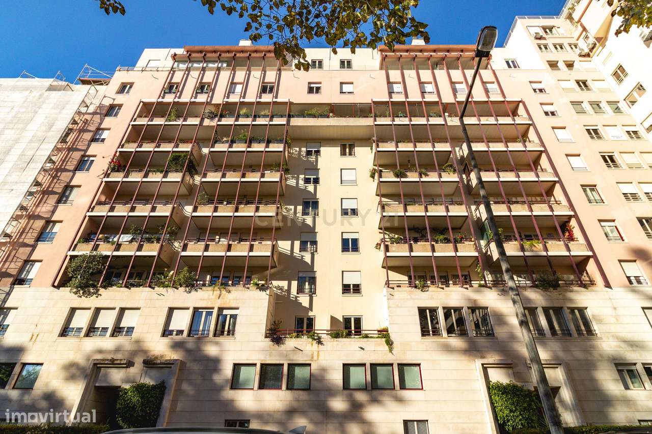 Fantástico T5 Quinta das Conchas frente ao metro-42