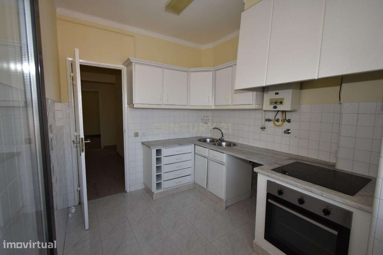 Apartamento T3 em Excelente Estado – Localização Central e Ótima Expos - Grande imagem: 4/16