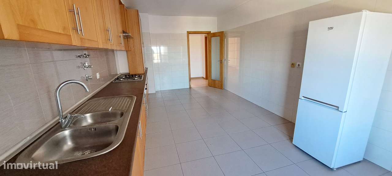 Apartamento T4 com 156m²,estacionamento, 2 arrecadações Samora Correia-4
