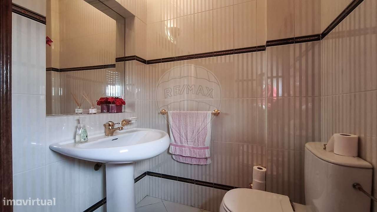 Moradia T6 para venda-9