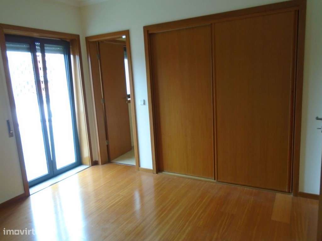 Apartamento T3 Arrendamento Aveiro > Esgueira - Grande imagem: 4/12