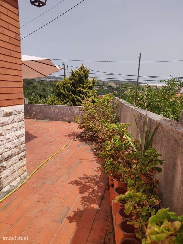 Moradia T5 com 2 Cadernetas + 3 Utilizações Independentes | Loures.-5