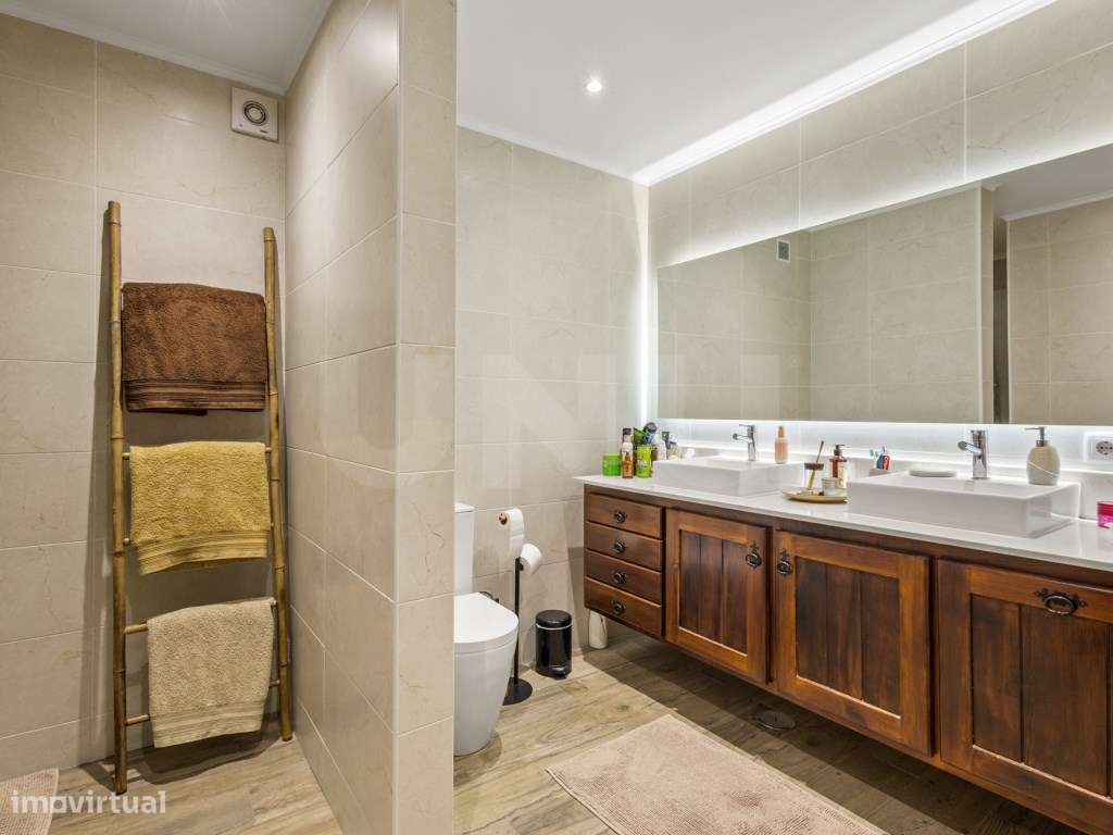 Apartamento T3 remodelado para venda no Sobral de Monte Agraço-12