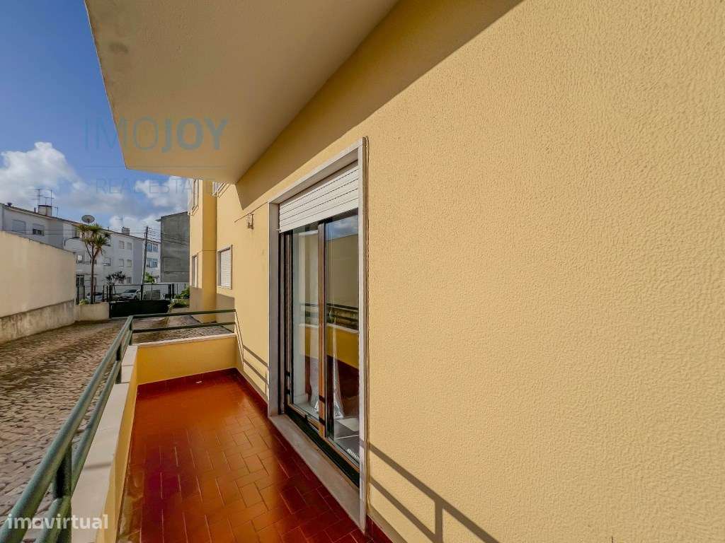 Simpático Apartamento T2 para Venda em Alvide-22