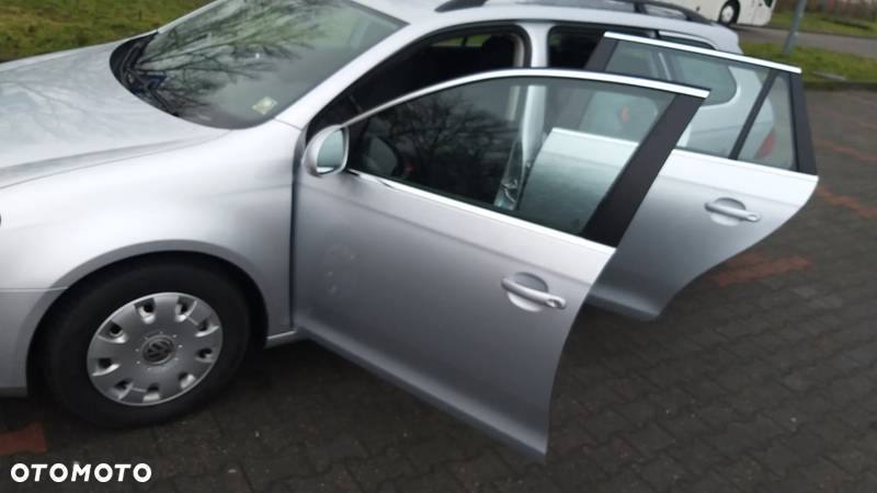 Volkswagen Golf 1.6 TDI DPF Style - 8