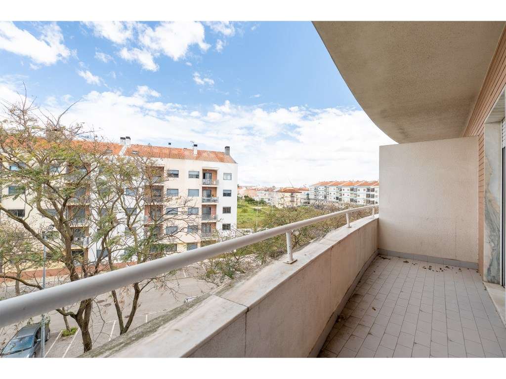 T3 com parqueamento e arrecadação-18