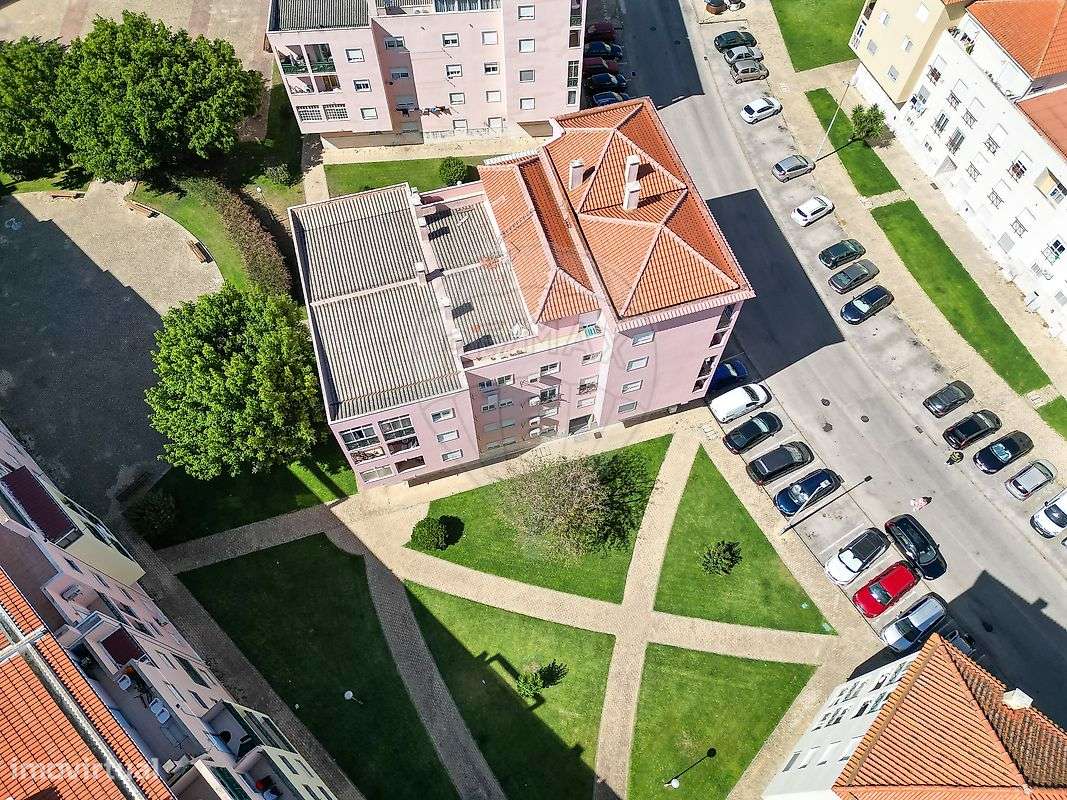 Apartamento T3 para venda na Quinta do Conde-24