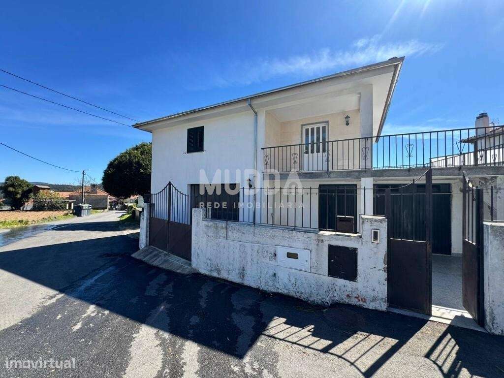 Moradia de 2 Pisos – Excelente Oportunidade em Romariz, Santa Maria da-31