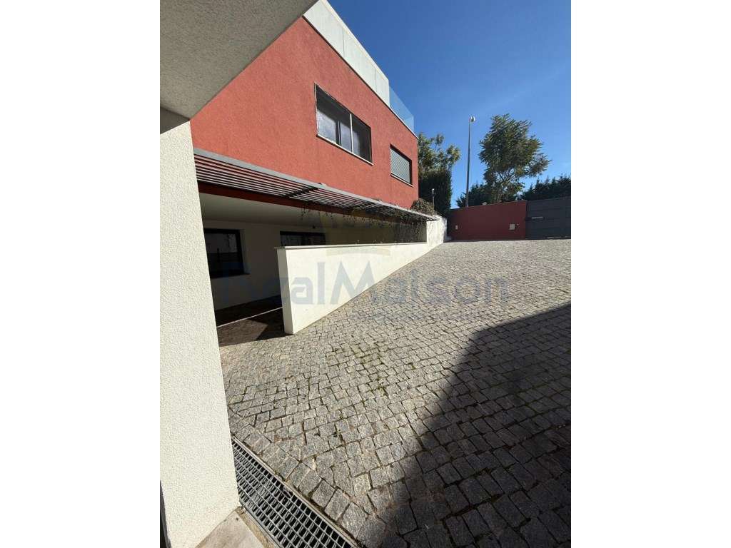 Excelente Moradia de Luxo c/ 7 quartos, Piscina e Jardim-5